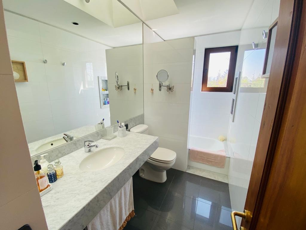 Venta Casa NP 4D en suite Walk-in cl&oacute;set 4B 6E 1B Estadio Croata - Vitacura