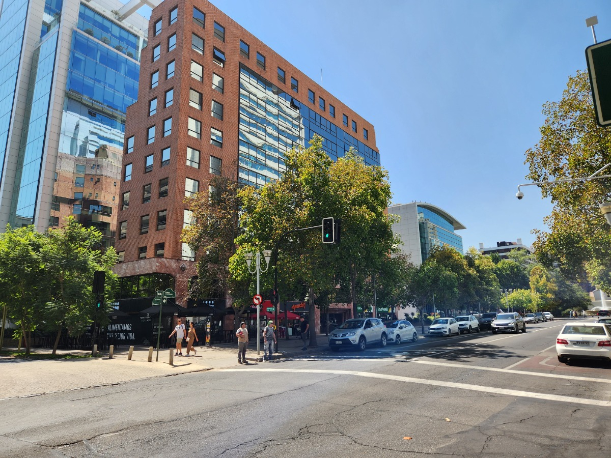 Arriendo Oficina 3B Barrio El Golf - Las Condes