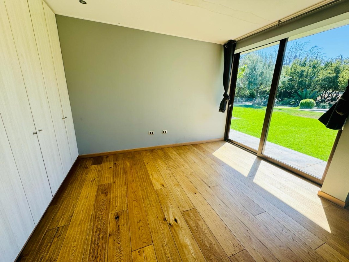 Venta Casa NO 5D en suite Walk-in cl&oacute;set 5B 6E 1B Chicureo - Colina