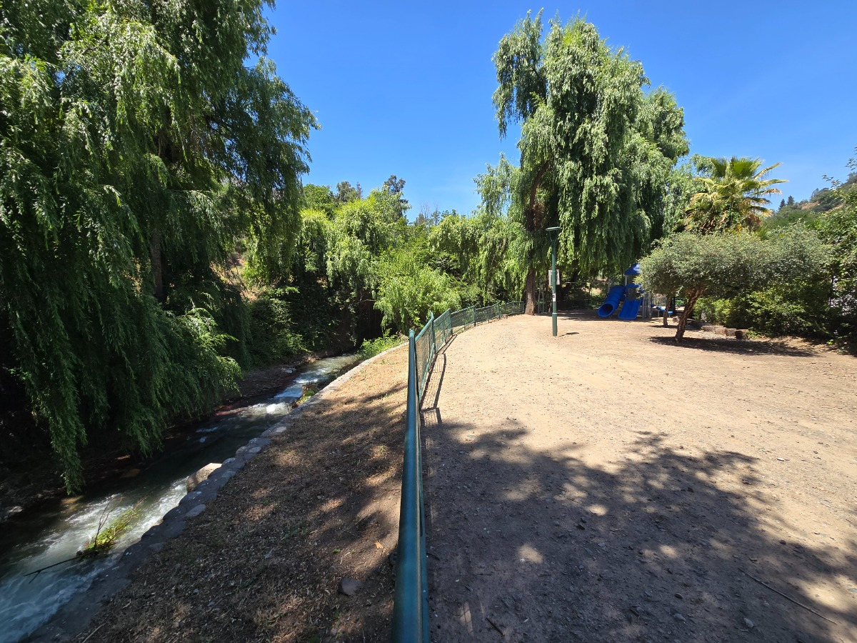 Venta Casa SO 5D en suite Walk-in cl&oacute;set 5B 2E 2B El Array&aacute;n - Lo Barnechea