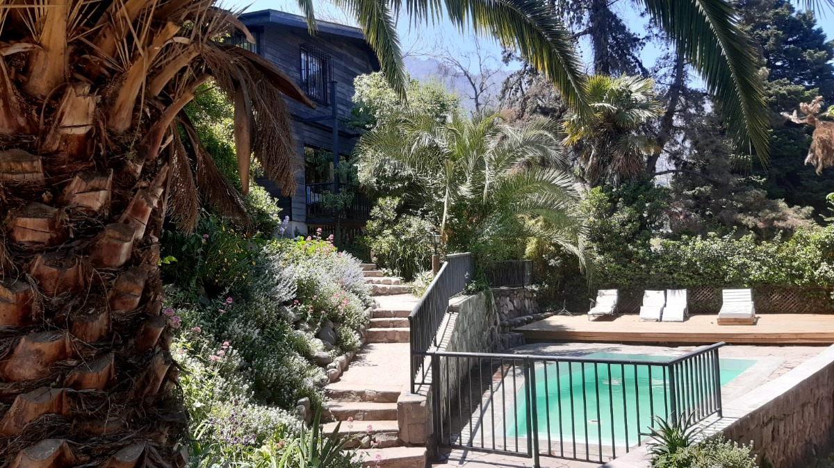 Venta Casa P 6D 4B 4E 1B El Array&aacute;n - Lo Barnechea