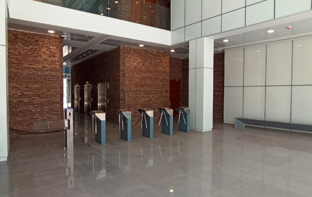 Arriendo Oficina 1B 1E Carlos Ossand&oacute;n - La Reina