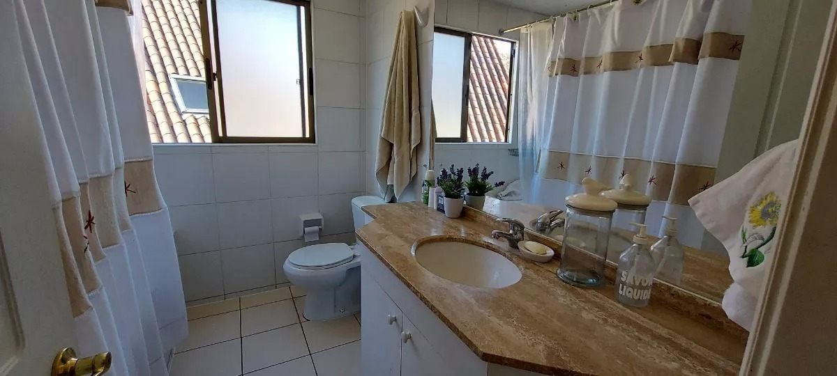 Venta Casa 5D en suite Walk-in cl&oacute;set 4B 3E 1B La Dehesa - Lo Barnechea