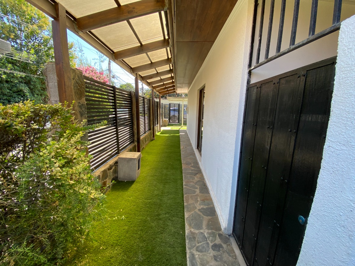 Venta Casa NO 3D 2B 2E 1Bd Carlos Ossand&oacute;n - La Reina