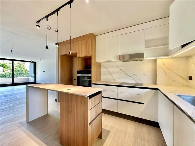 Arriendo Departamento Nor-Oriente 3D 4B 2E 1B Borde R&iacute;o - Casa Piedra - Vitacura