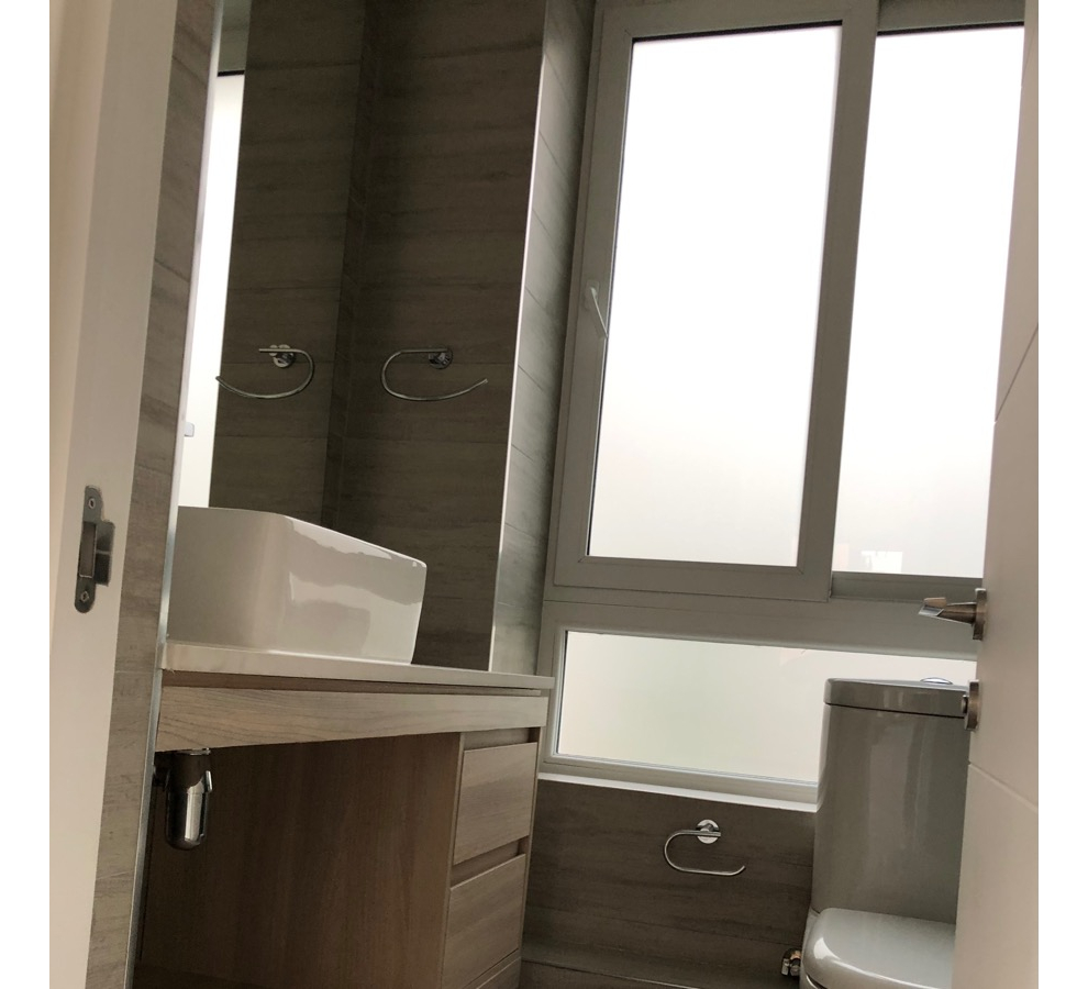 Arriendo Departamento 1D Barrio El Golf - Las Condes