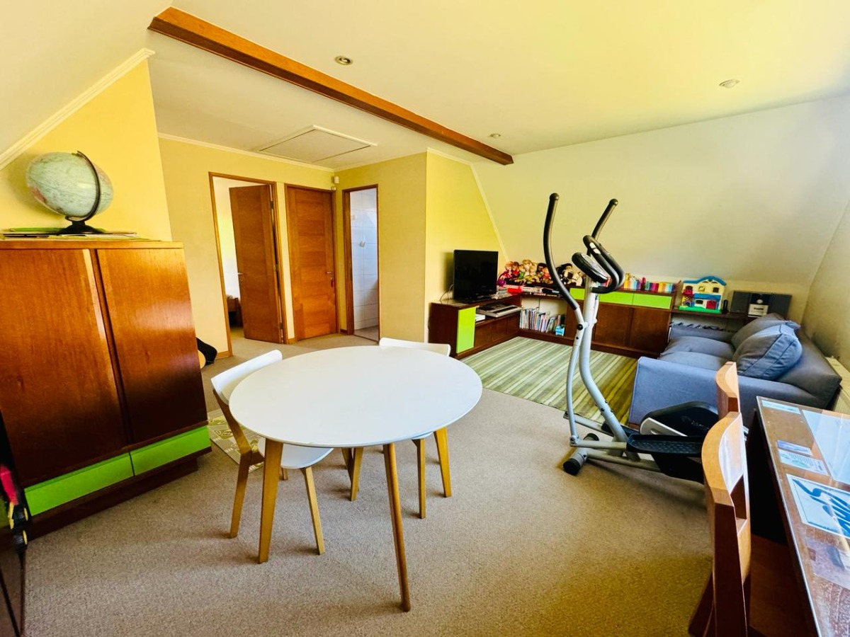 Venta Casa NP 5D en suite Walk-in cl&oacute;set 4B 3E 1B Los Trapenses - Lo Barnechea