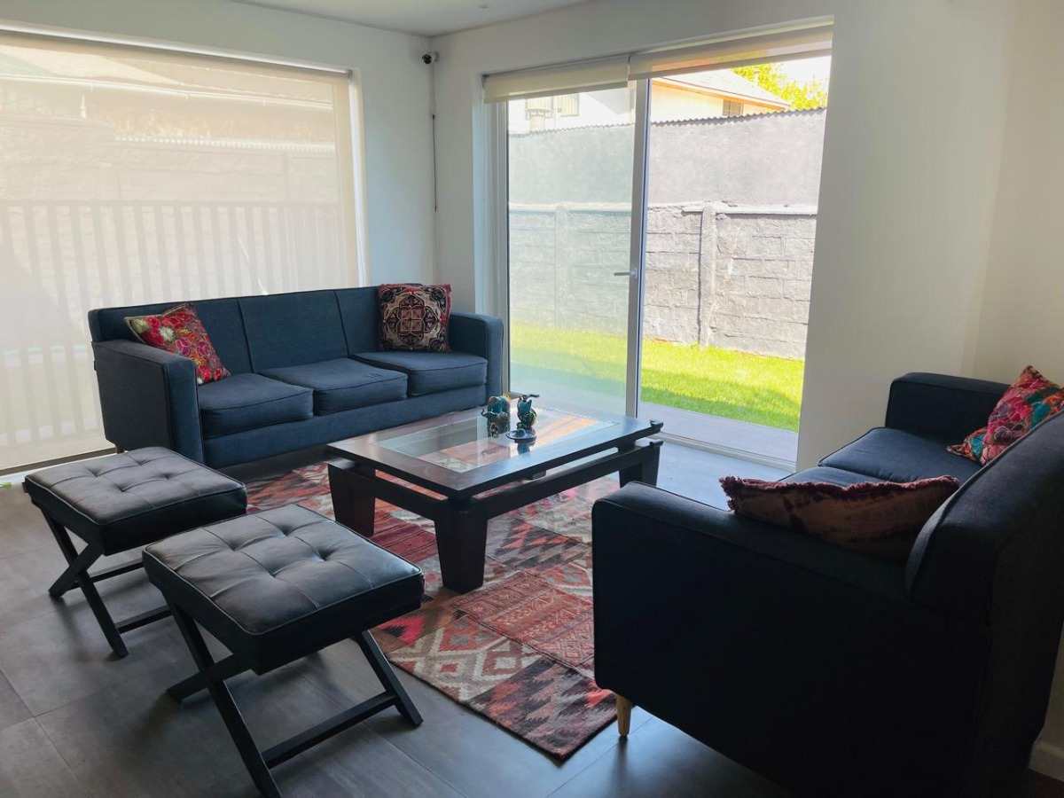 Venta Casa NO 3D 3B 2E 1B Los Dominicos - Las Condes