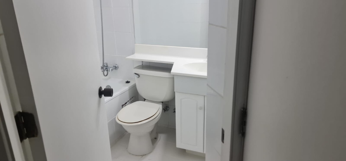 Venta Departamento O 1D en suite 1B 1E 1B Metro Sim&oacute;n Bolivar - La Reina
