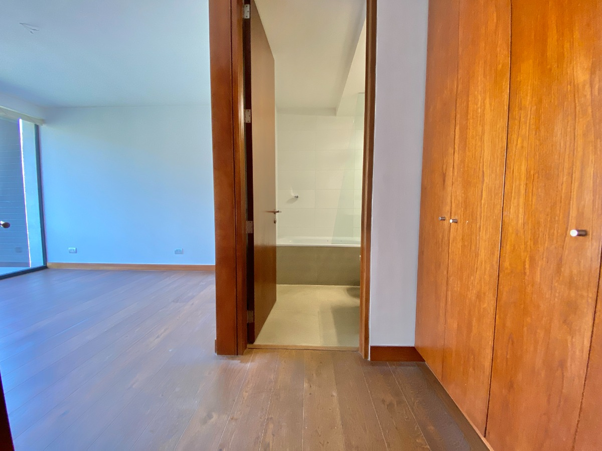 Arriendo Departamento NO 3D en suite Walk-in cl&oacute;set 5B 3E 1B Lo Curro - Vitacura