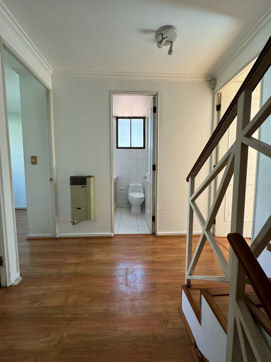 Arriendo Casa NO 4D en suite Walk-in cl&oacute;set 3B 1E San Carlos de Apoquindo - Las Condes