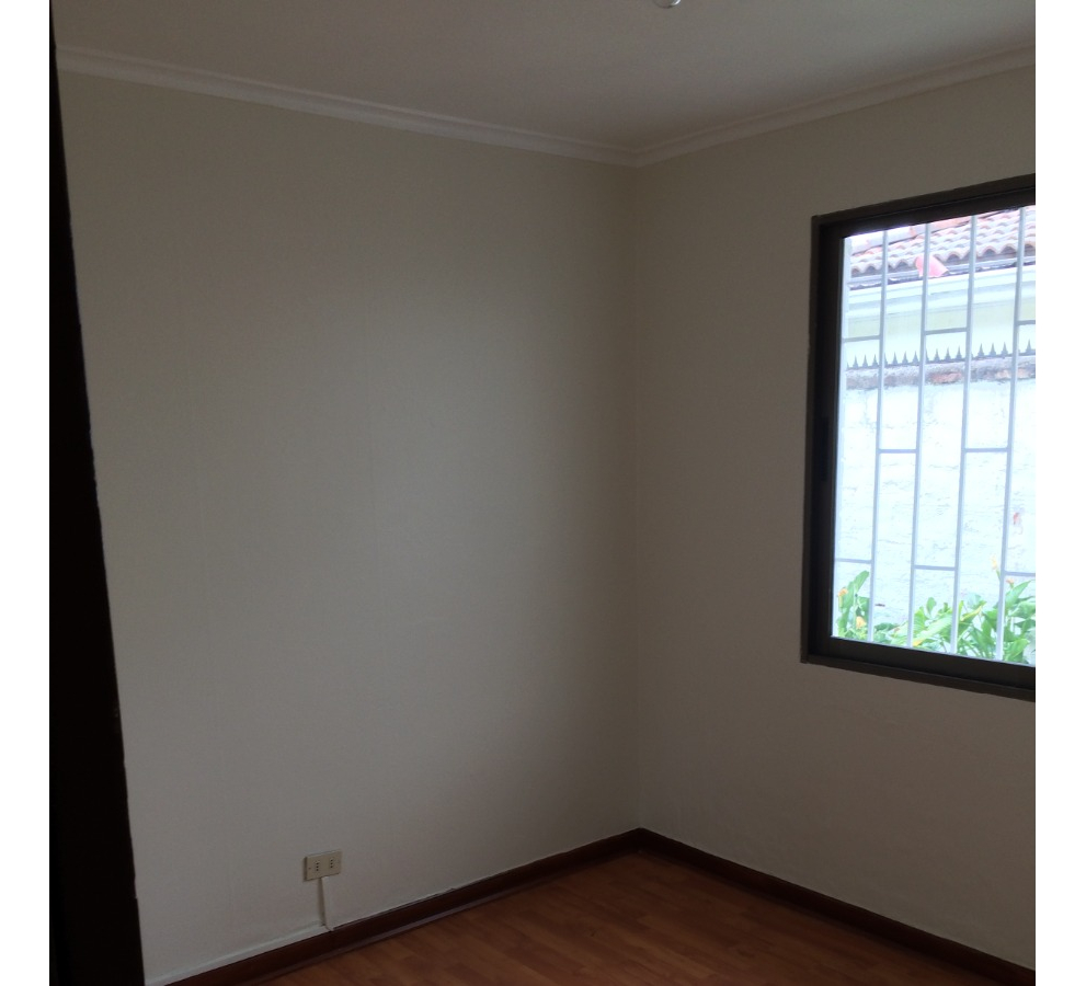 Venta Casa NO 2D 1B 2E Carlos Ossand&oacute;n - La Reina