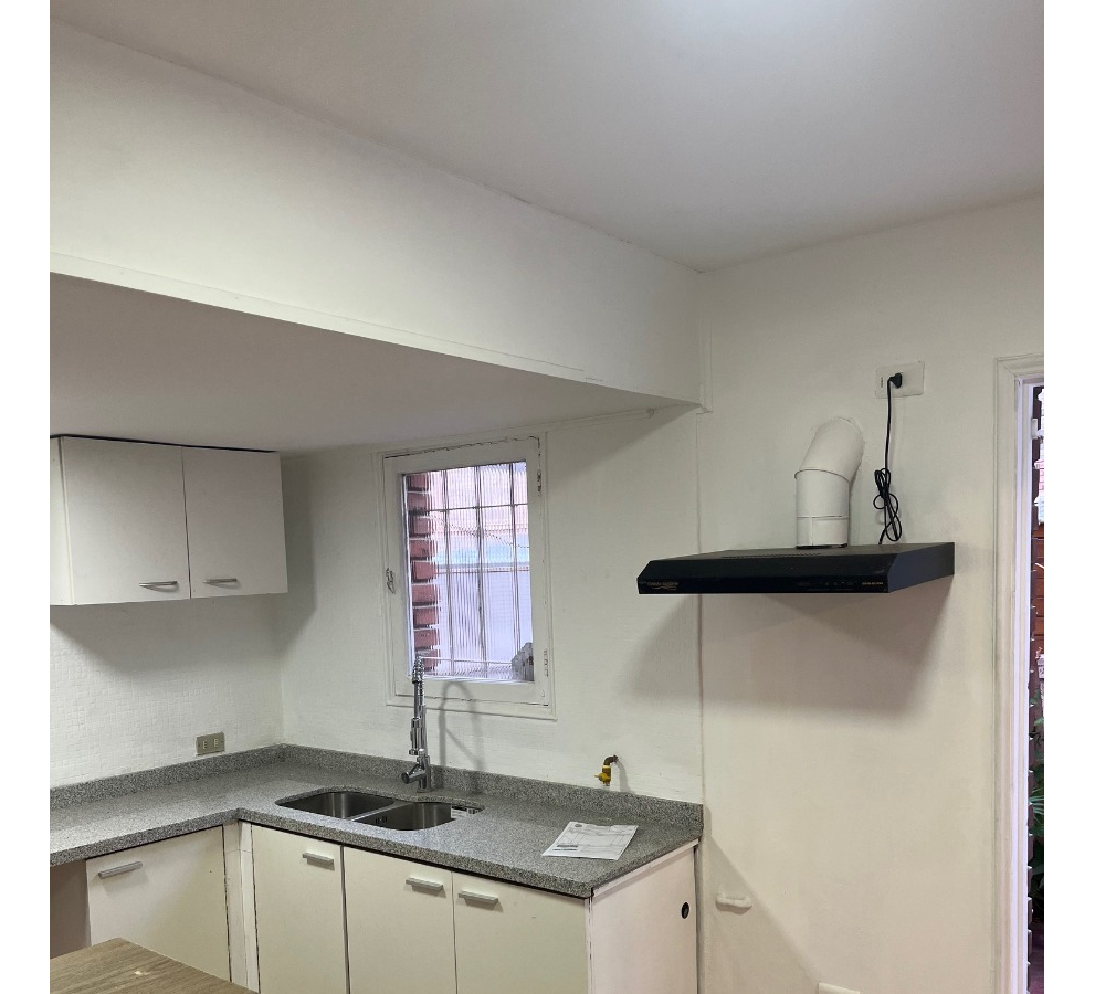 Arriendo Casa NO 3D 2B 1E Metro Escuela Militar - Las Condes