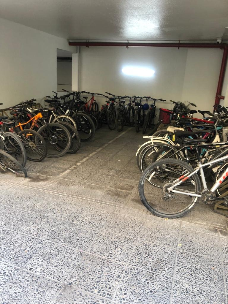 Arriendo Departamento O 2D en suite Walk-in cl&oacute;set 2B 1E 1B Barrio El Golf - Las Condes