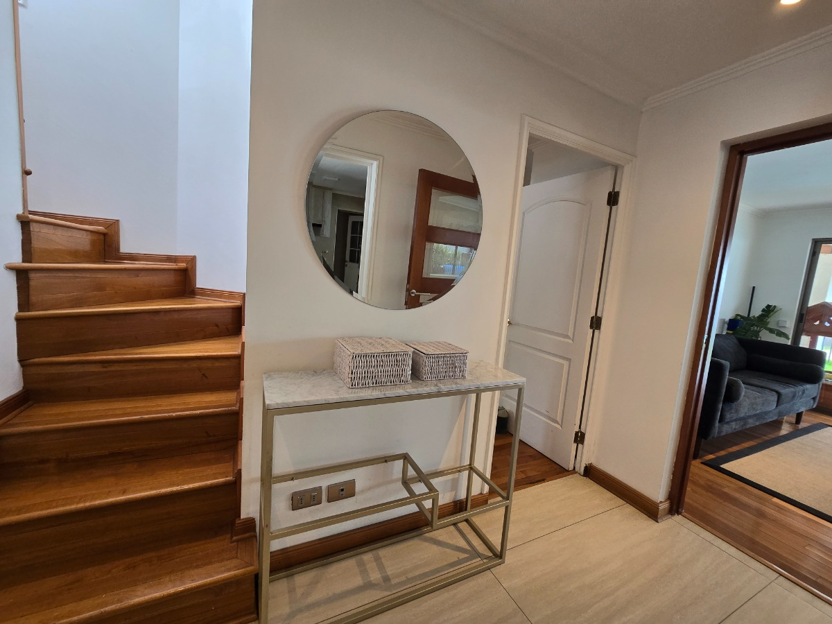 Venta Casa P 5D 4B 2E 2B San Carlos de Apoquindo - Las Condes