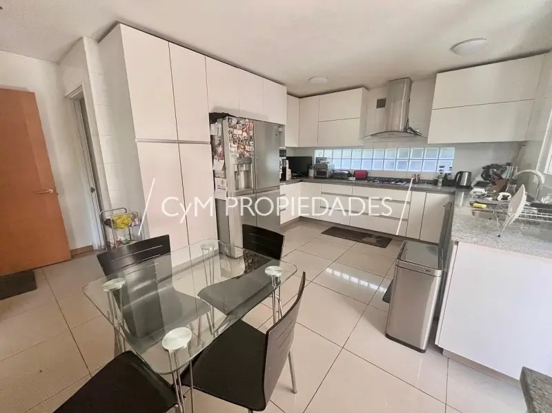 Venta Casa O 5D WI cl&oacute;set Suite 5B 2E El Huinganal - Lo Barnechea