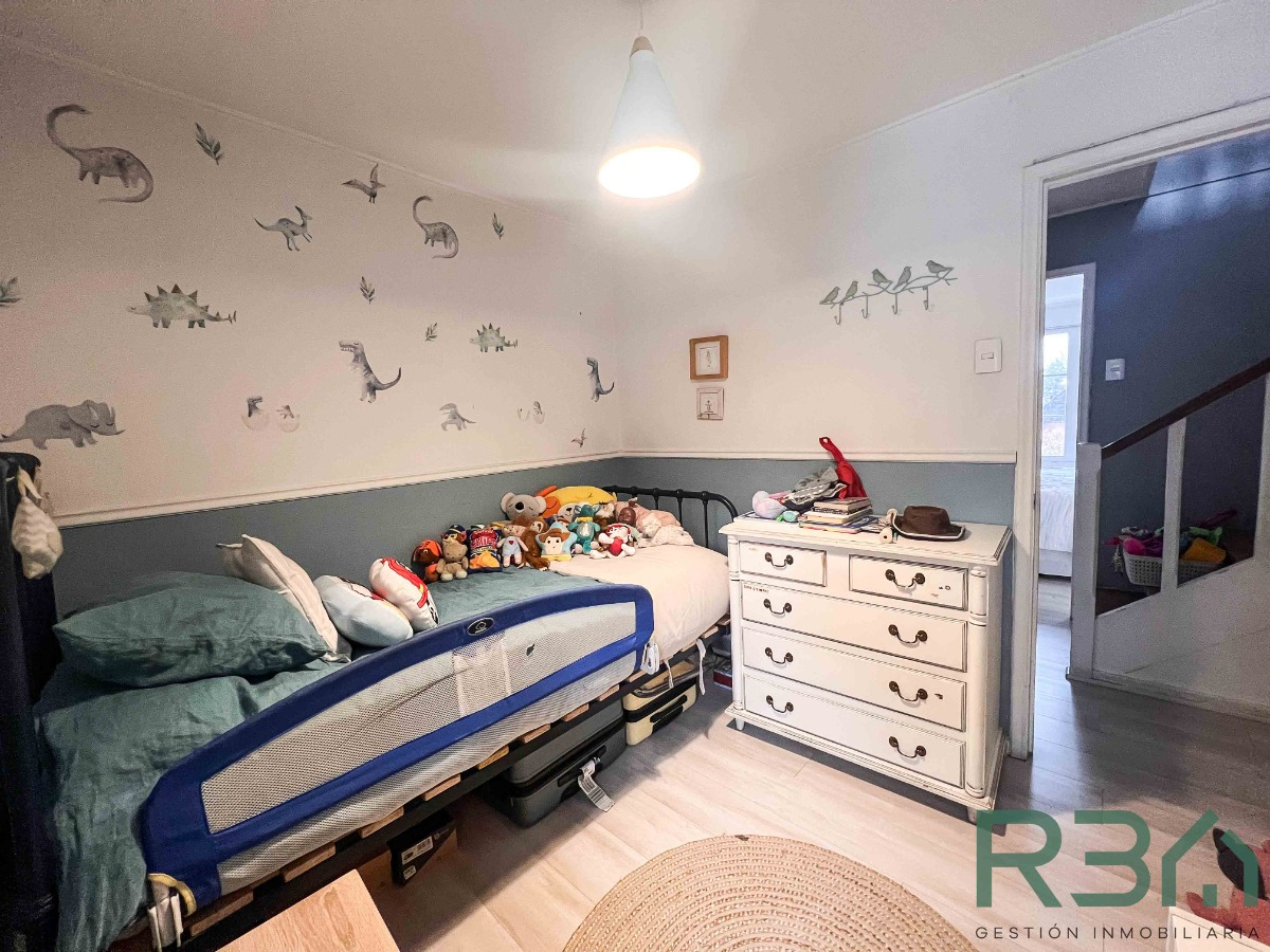 Venta Casa NOSP 4D en suite Walk-in cl&oacute;set 3B 1E 1B Estoril - Las Condes