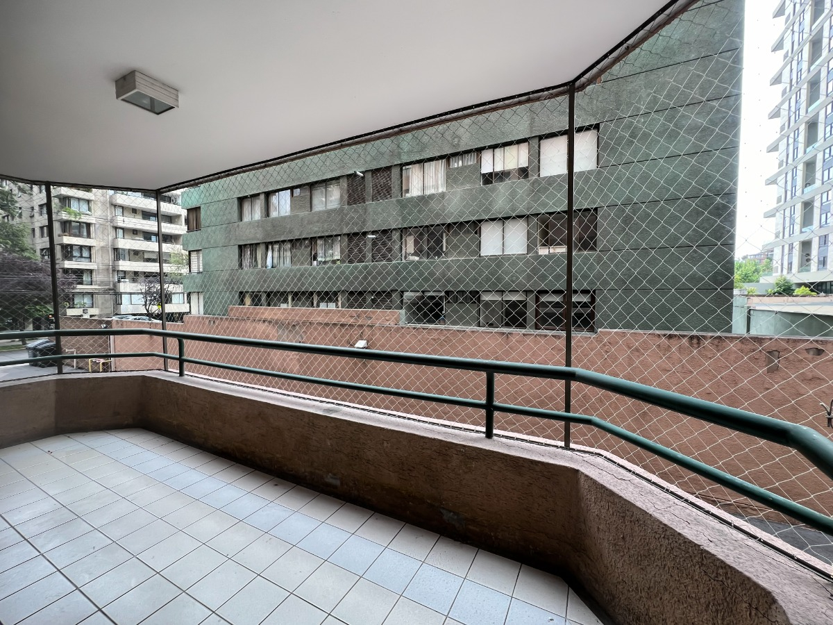 Arriendo Departamento NO 1D + oficina, en suite Walk-in cl&oacute;set 2B 1E 1B Parque Bicentenario - Vitacura