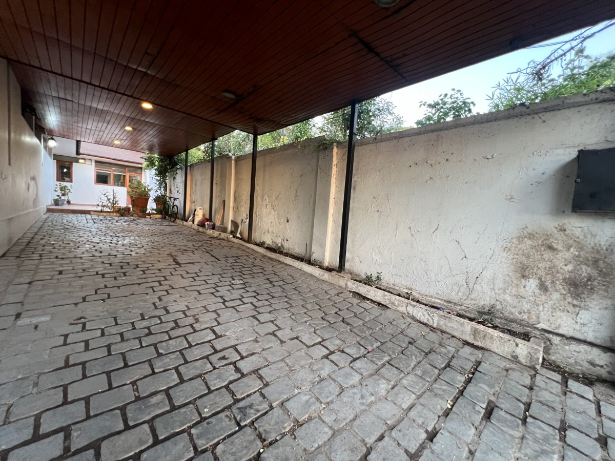 Venta Casa NO 5D en suite Walk-in cl&oacute;set 3B 3E 1B Los Dominicos - Las Condes