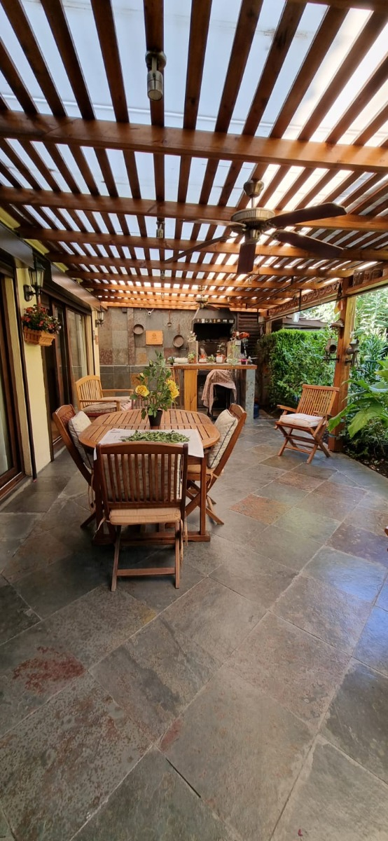 Venta Casa NOSP 4D en suite 4B 2E 1B San Carlos de Apoquindo - Las Condes