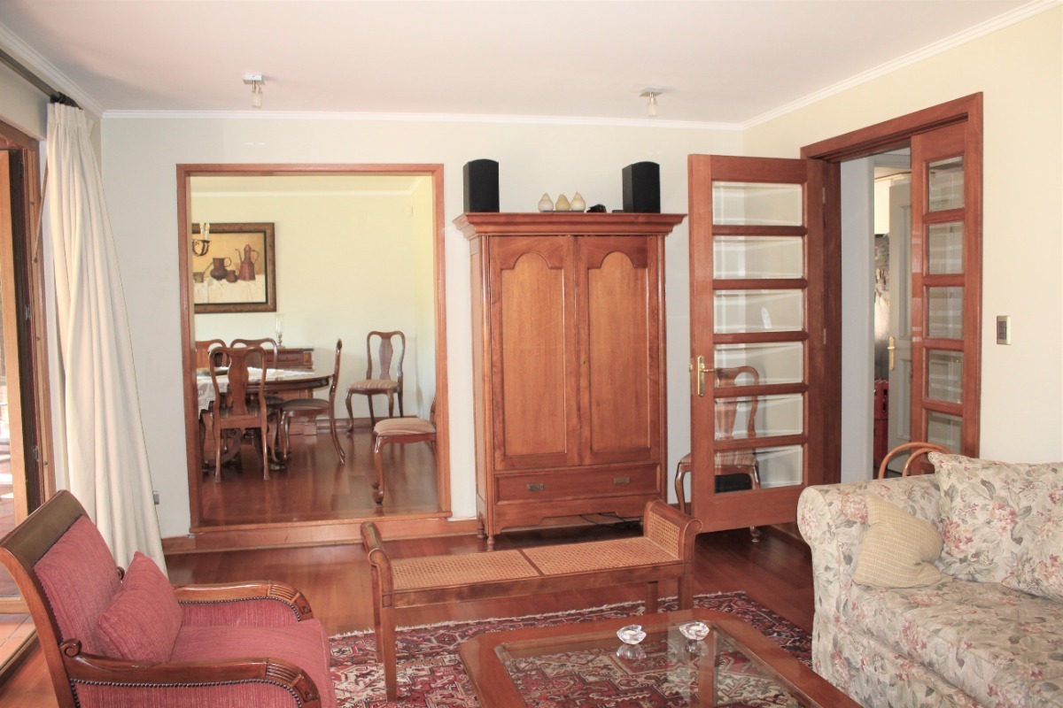 Venta Casa O 5D en suite Walk-in cl&oacute;set 4B 2E Chicureo - Colina