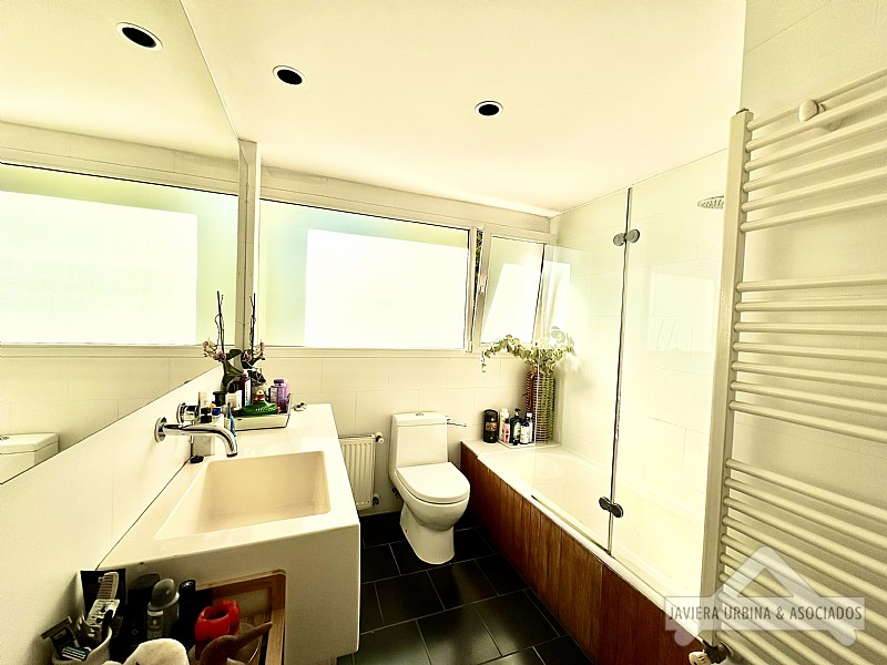 Venta Casa N 5D 4B 2E 1B Borde R&iacute;o - Casa Piedra - Vitacura