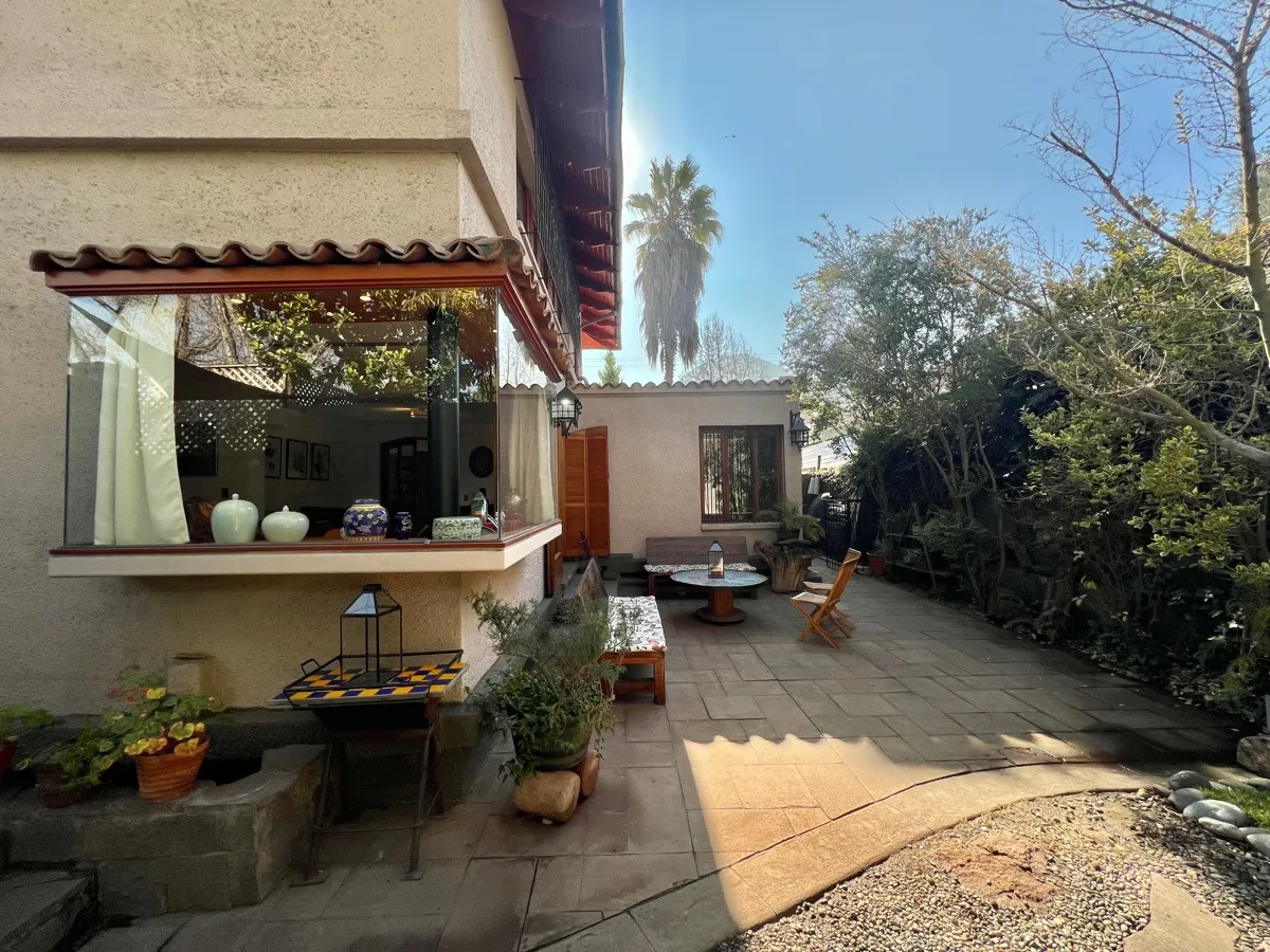 Venta Casa NO 4D 4B 4E 1Bd Borde R&iacute;o - Casa Piedra - Vitacura