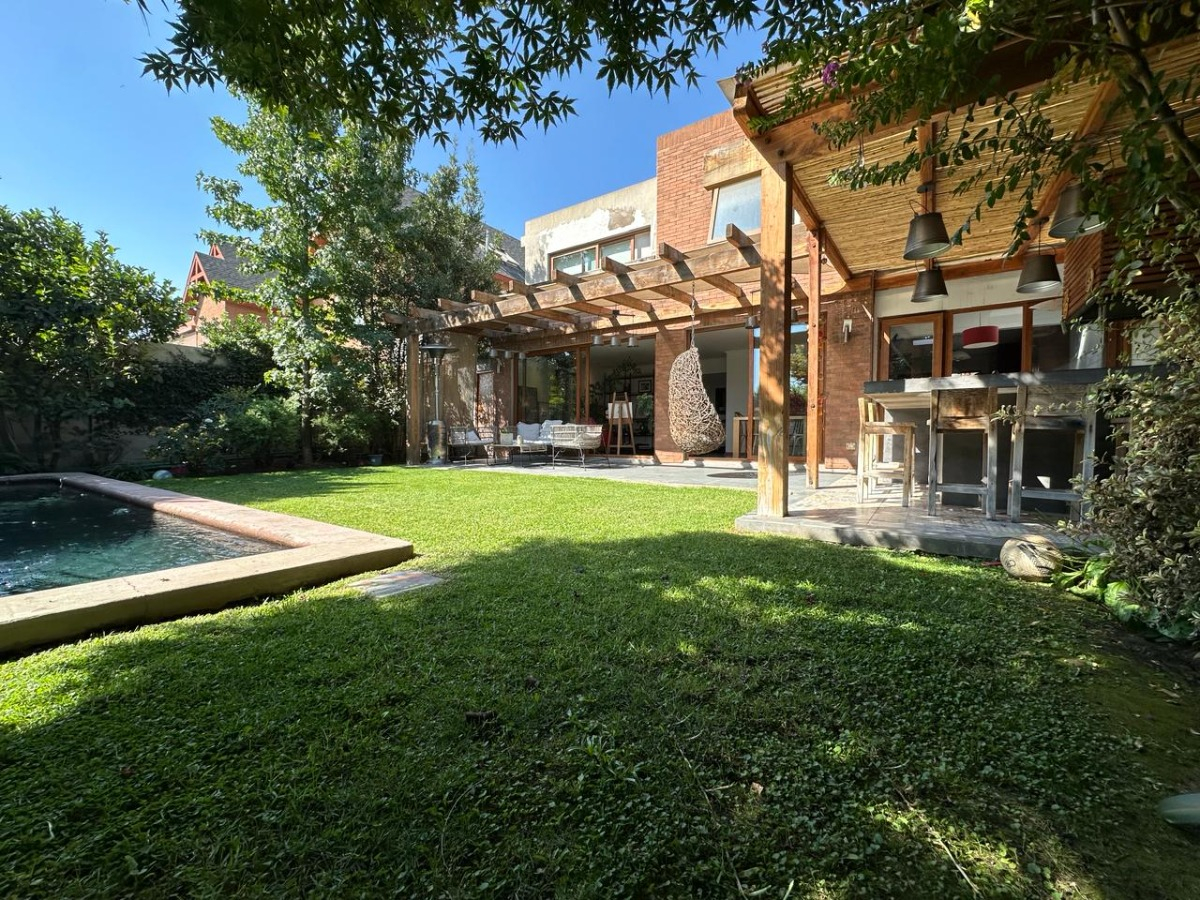 Arriendo Casa NP 4D en suite Walk-in cl&oacute;set 4B 2E 1B San Carlos de Apoquindo - Las Condes
