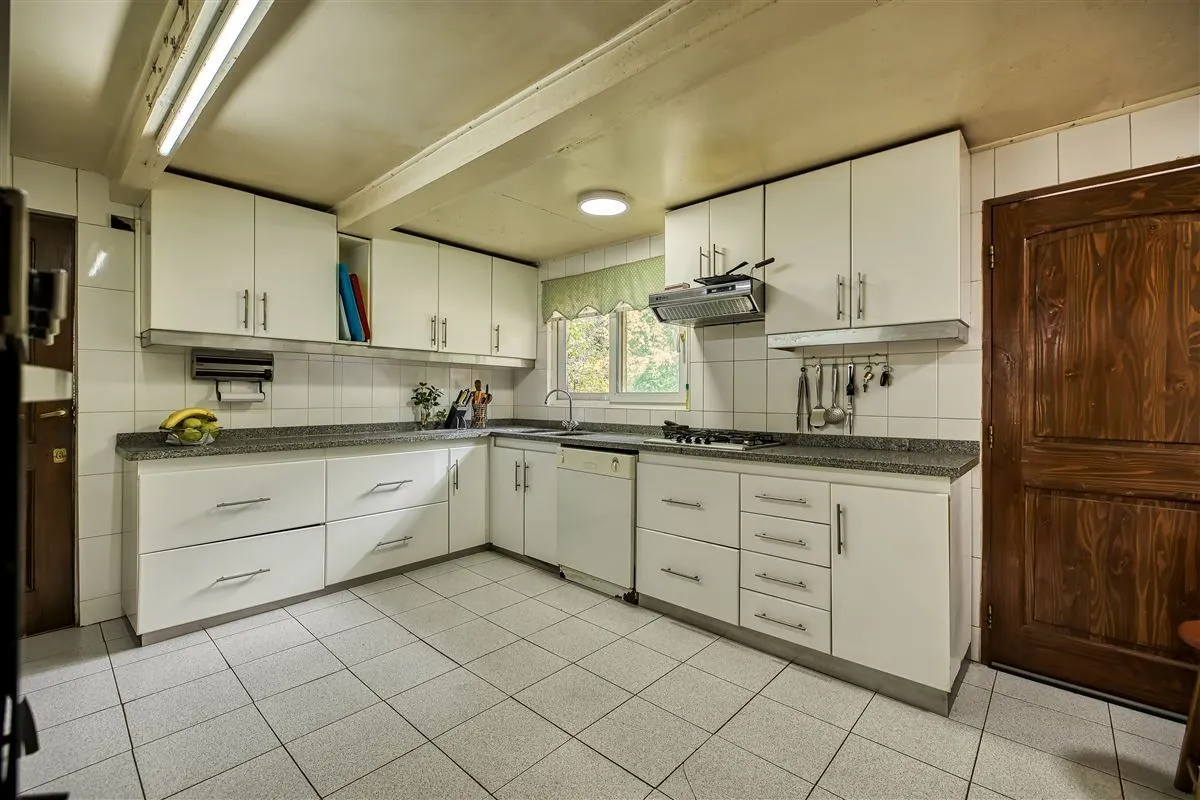 Venta Casa de madera 5D 4B El Array&aacute;n - Lo Barnechea