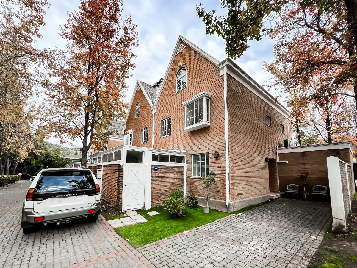 Venta Casa 5D en suite Walk-in cl&oacute;set 5B 4E 1B Los Trapenses - Lo Barnechea
