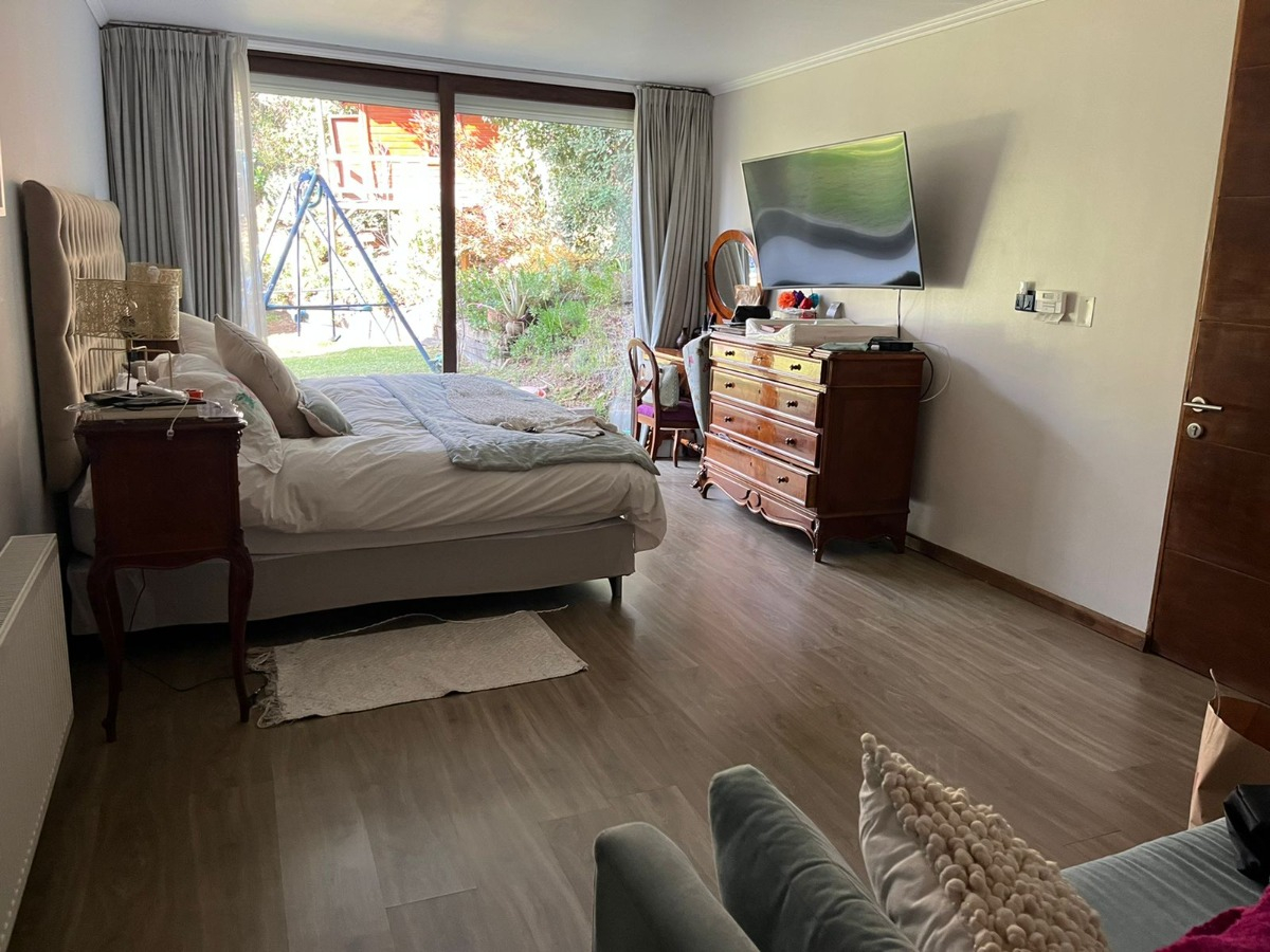 Arriendo Casa O 5D en suite Walk-in cl&oacute;set 4B 4E Los Dominicos - Las Condes