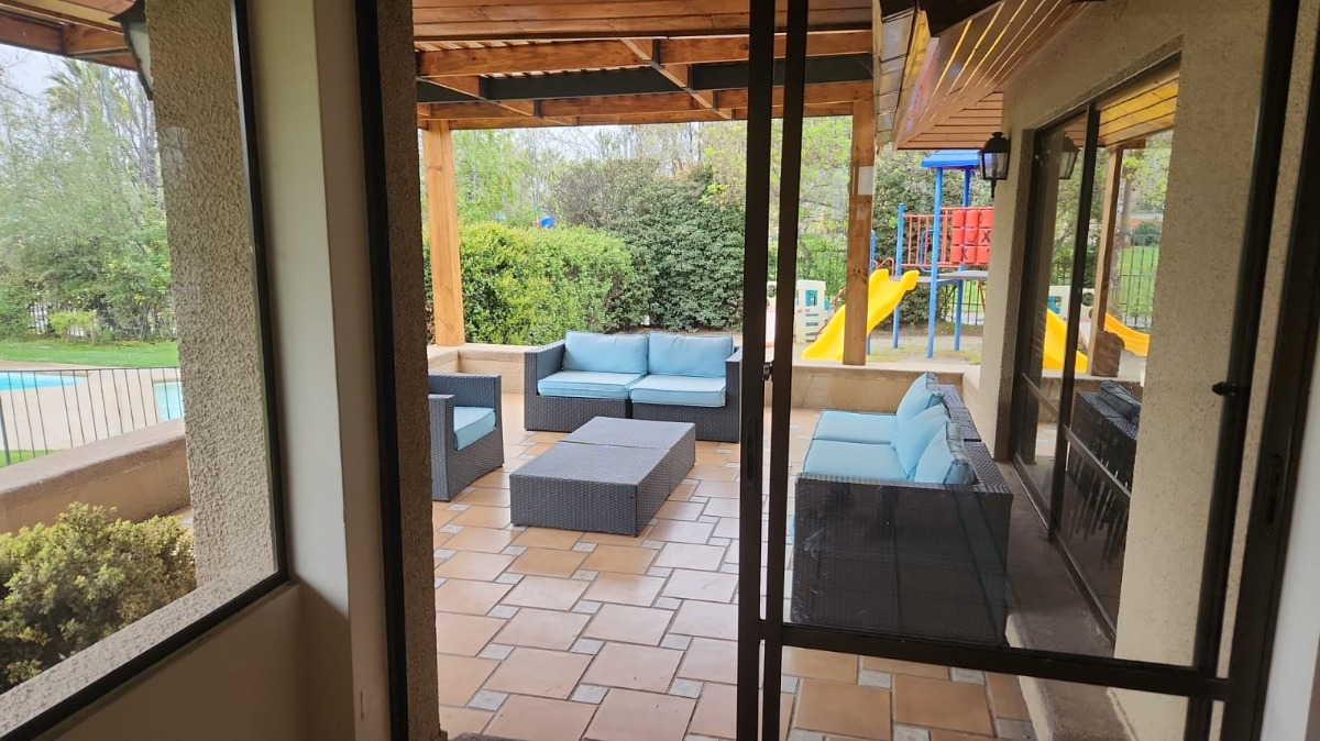 Arriendo Casa 6D en suite Walk-in cl&oacute;set 5B 2E 1B San Carlos de Apoquindo - Las Condes