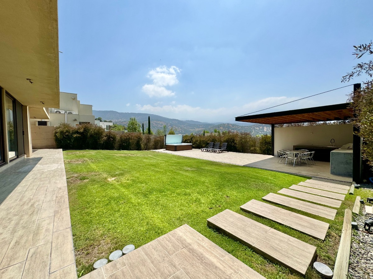 Venta Casa NO 4D en suite Walk-in cl&oacute;set 3B 2E 1B Los Trapenses - Lo Barnechea