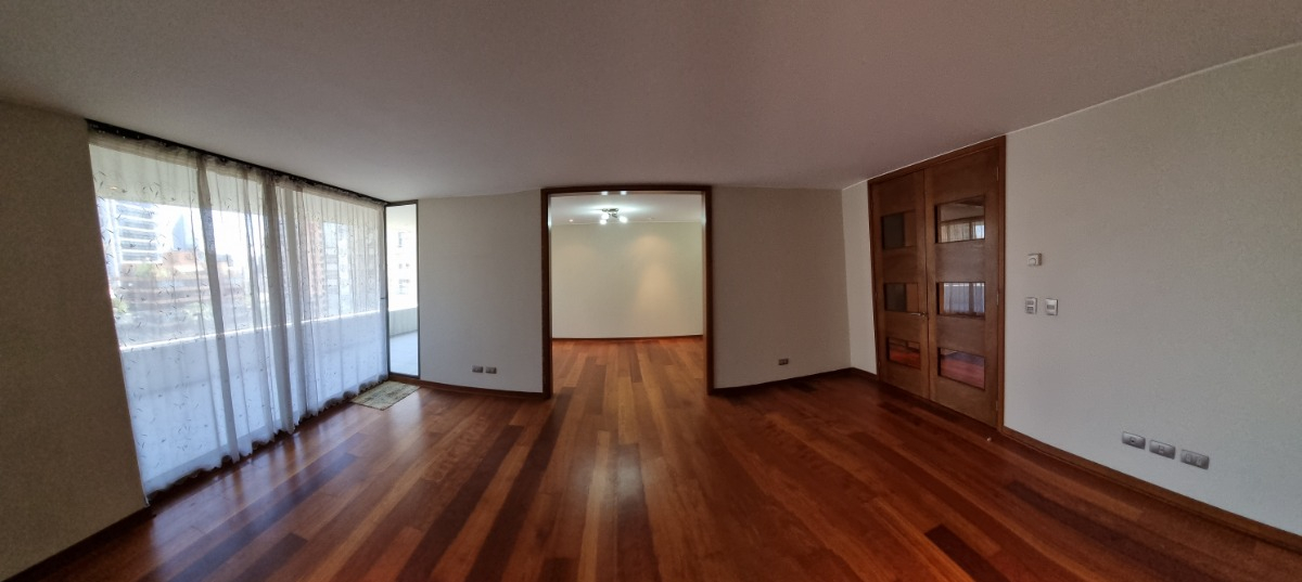 Venta Departamento 4D Barrio El Golf - Las Condes