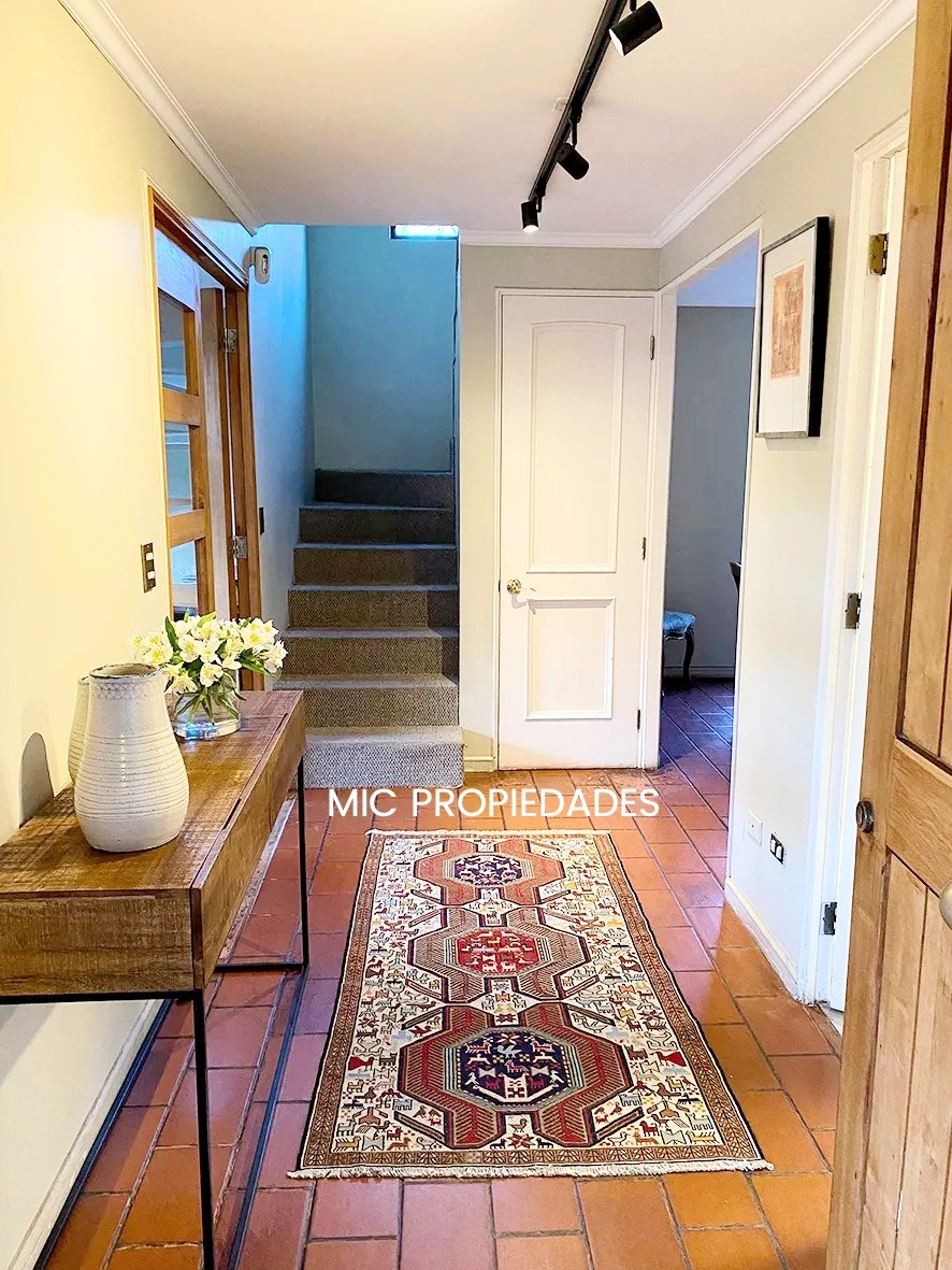 Venta Casa 5D en suite 4B 2E 2B San Carlos de Apoquindo - Las Condes