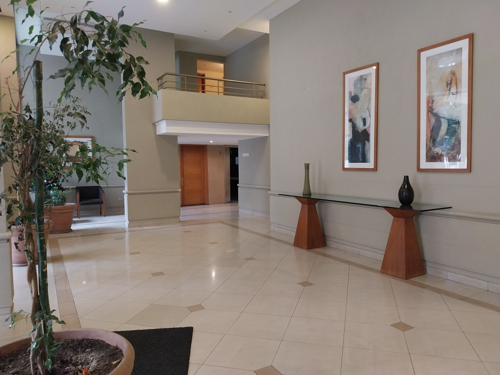 Arriendo Departamento 2D Centro Financiero - Las Condes