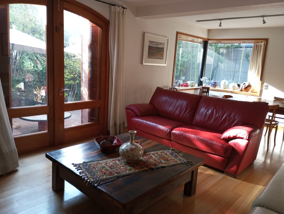 Venta Casa NO 4D en suite 4B 3E 1B Borde R&iacute;o - Casa Piedra - Vitacura