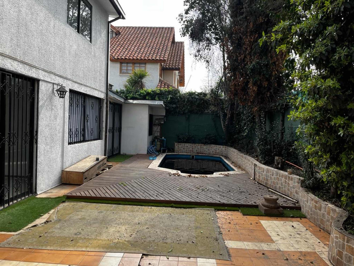 Venta Casa 5D 4B 3E Los Dominicos - Las Condes