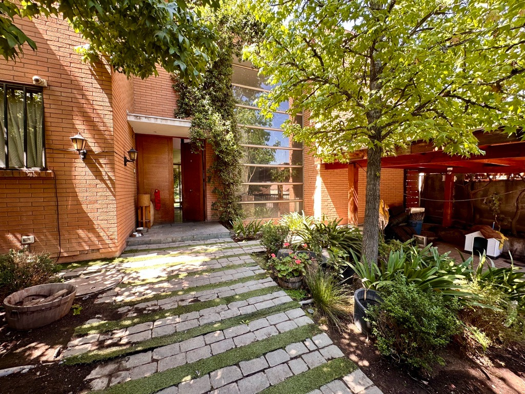 Venta Casa NO 6D en suite Walk-in cl&oacute;set 5B 2E 1B San Carlos de Apoquindo - Las Condes