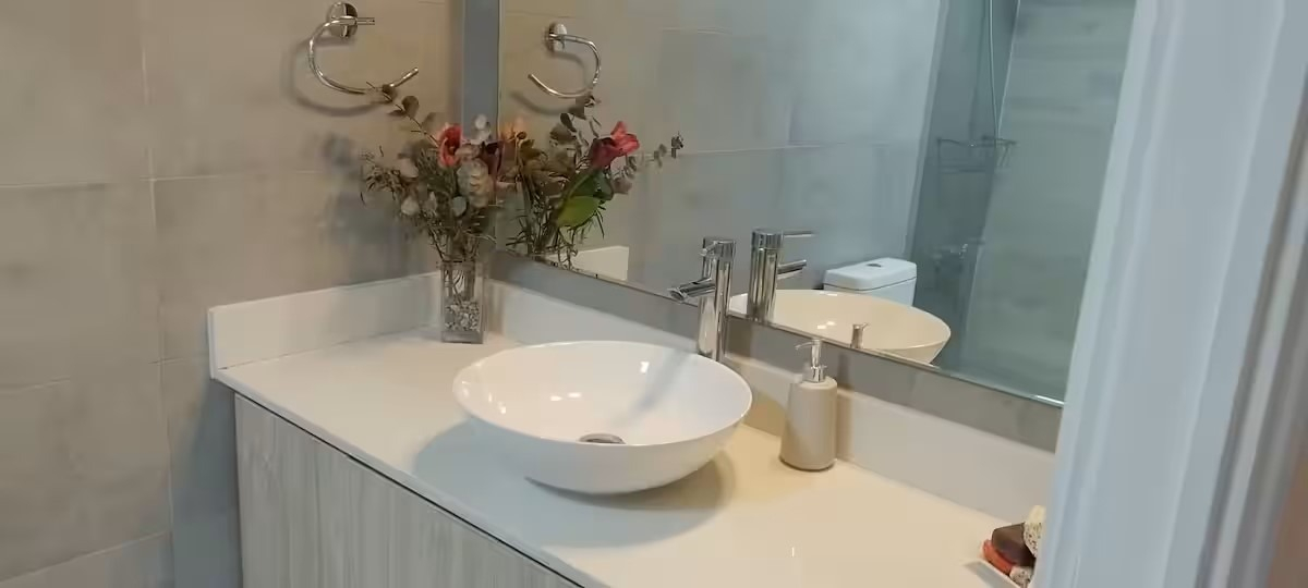 Arriendo Departamento NO 3D en suite Walk-in cl&oacute;set 2B 1E Barrio El Golf - Las Condes