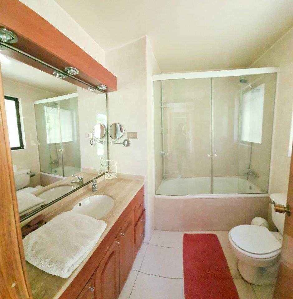 Venta Casa NO 6D en suite Walk-in cl&oacute;set 6B 3E 1B El Huinganal - Lo Barnechea