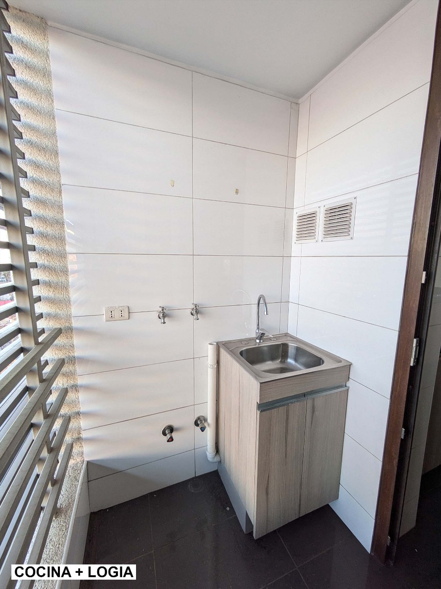 Venta Departamento O 2D en suite Walk-in cl&oacute;set 2B 2E 1B Campus Oriente - Providencia