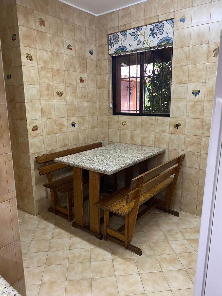 Venta Casa NO 4D 3B 5E 1B La Dehesa - Lo Barnechea