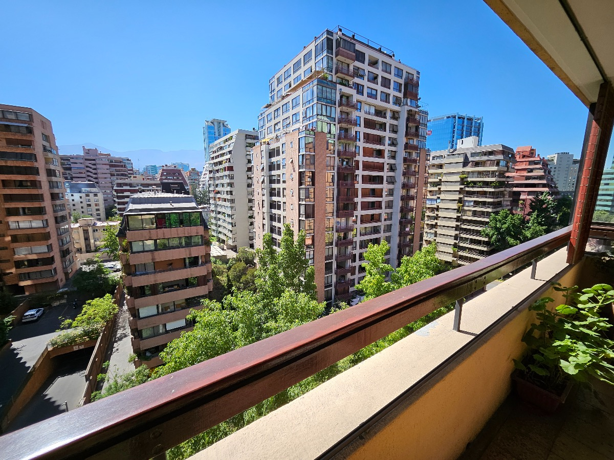Venta Departamento O 4D en suite Walk-in cl&oacute;set 3B 2E Centro Financiero - Las Condes