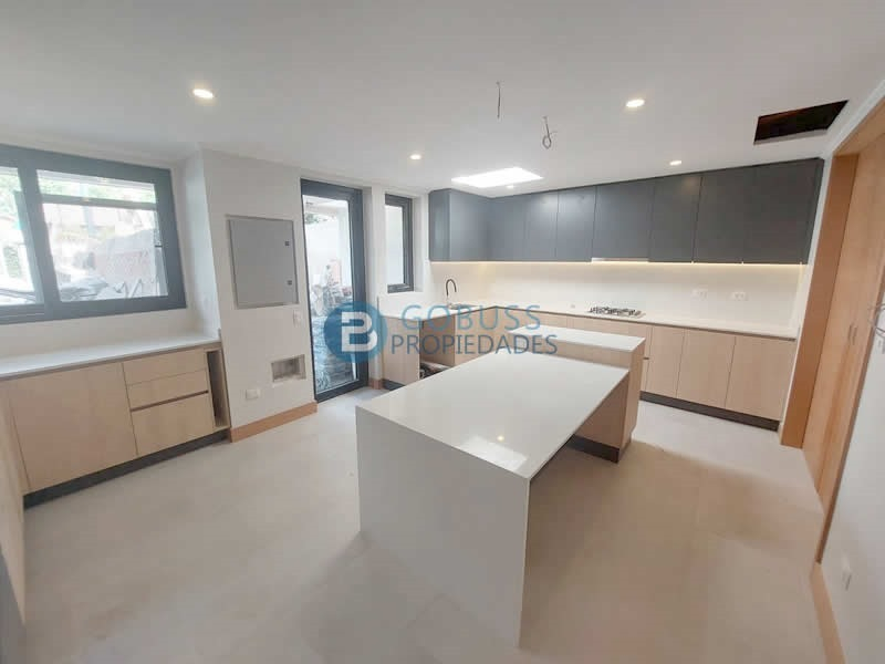 Venta Casa SO 4D en suite Walk-in cl&oacute;set 5B 2E Juan XXIII - Vitacura