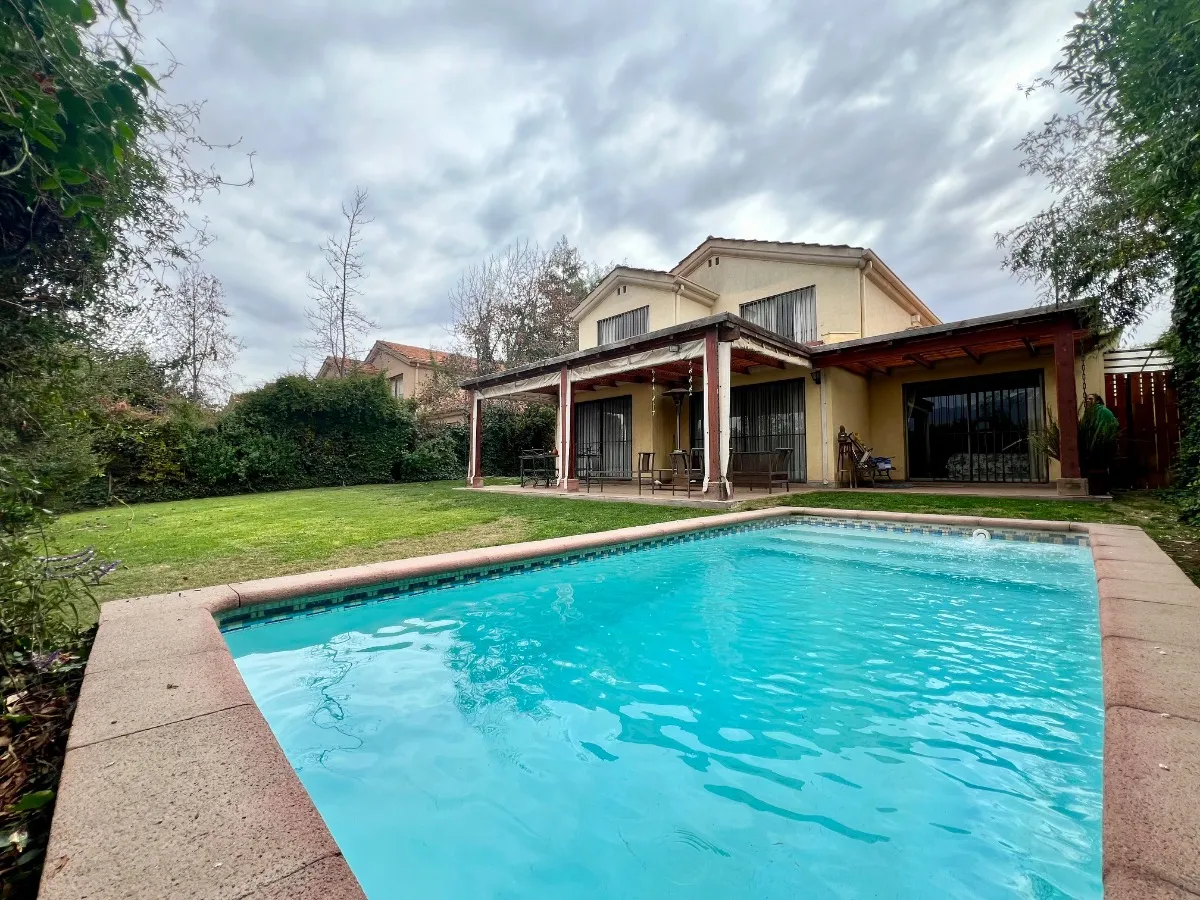 Venta Casa NO 5D WI cl&oacute;set Suite 4B 2E 1Bd La Dehesa - Lo Barnechea