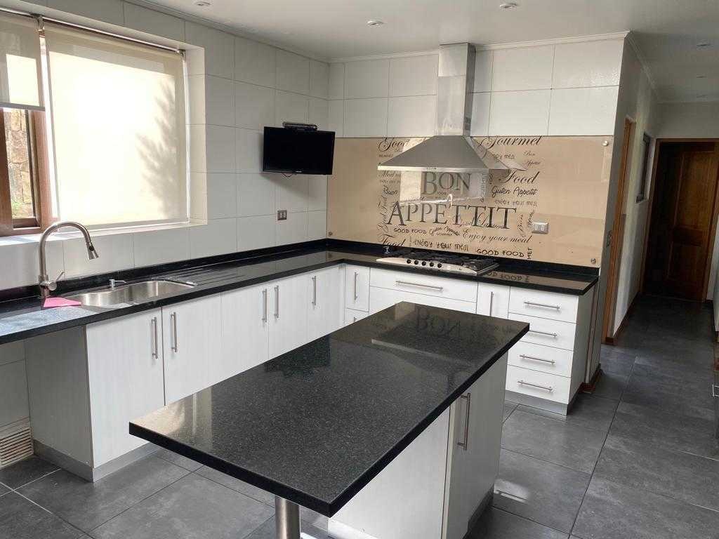 Venta Casa NO 5D en suite Walk-in cl&oacute;set 4B 4E 1B Chicureo - Colina