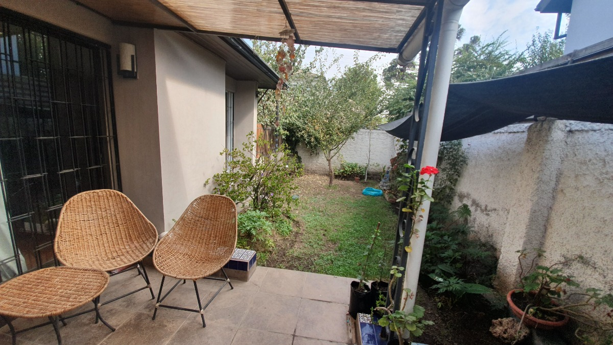 Venta Casa 4D Walk-in cl&oacute;set 3B 2E 1B Metro Sim&oacute;n Bolivar - La Reina
