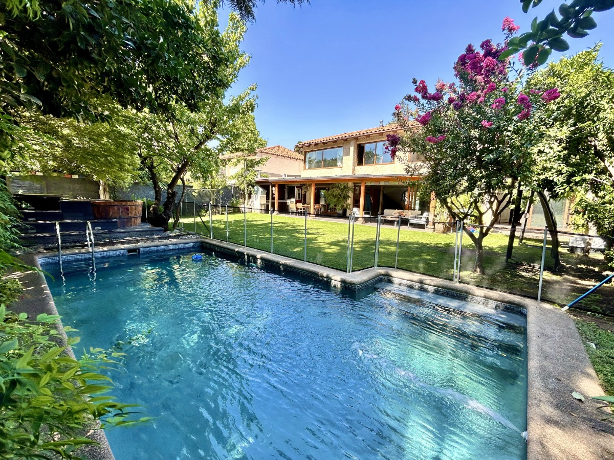 Arriendo Casa NO 4D en suite Walk-in cl&oacute;set 4B 4E 1B Mall Sport - Las Condes