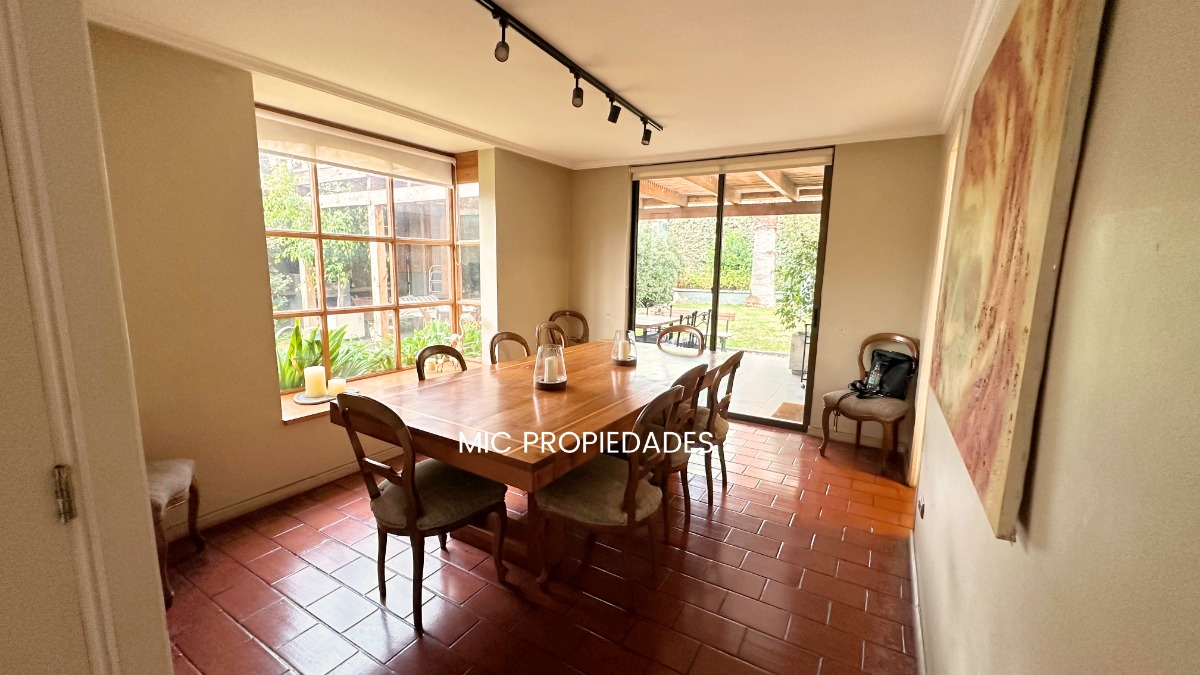 Venta Casa 5D en suite 4B 2E 2B San Carlos de Apoquindo - Las Condes